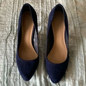 LC Lauren Conrad navy suede heels size 8.5